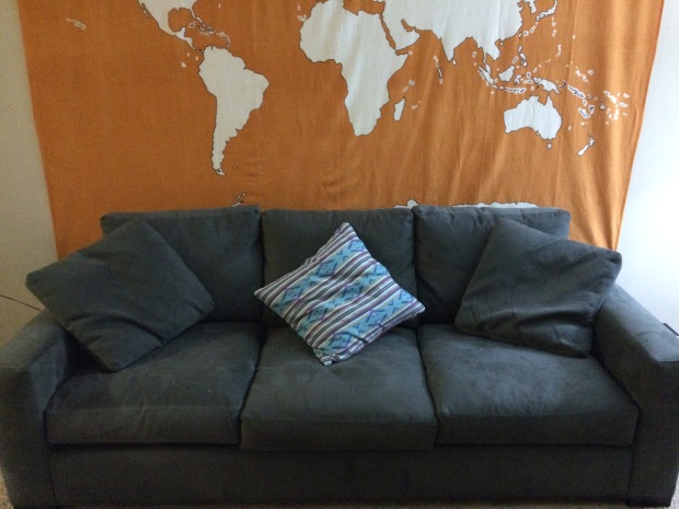 Tada! It looks awesome with my orange world map tapestry. 